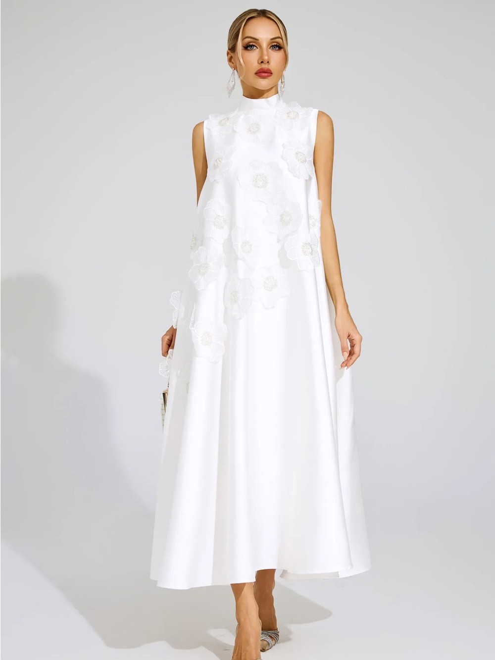 Elegant White Floral Applique High-Neck Maxi Dress - Picture 6 of 7